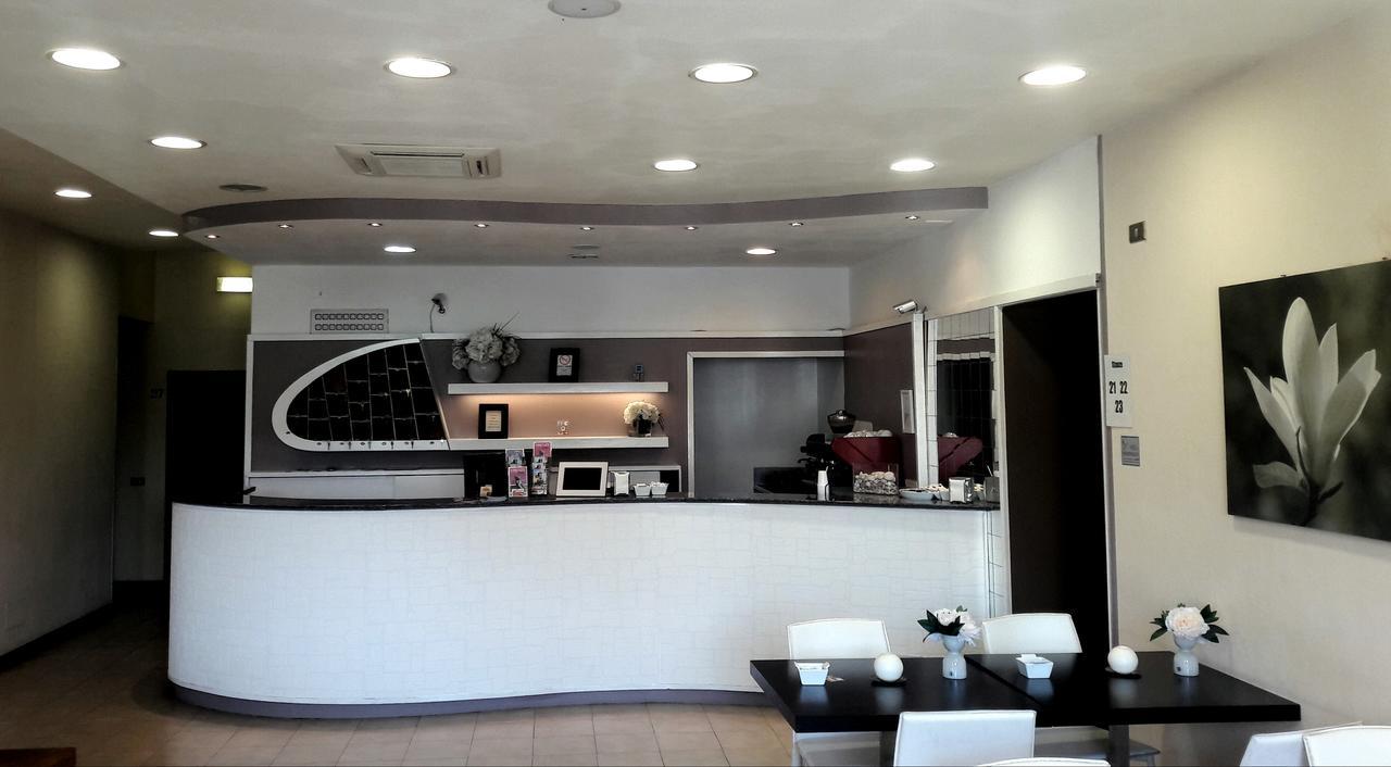 Hotel Centro Campi Bisenzio Buitenkant foto