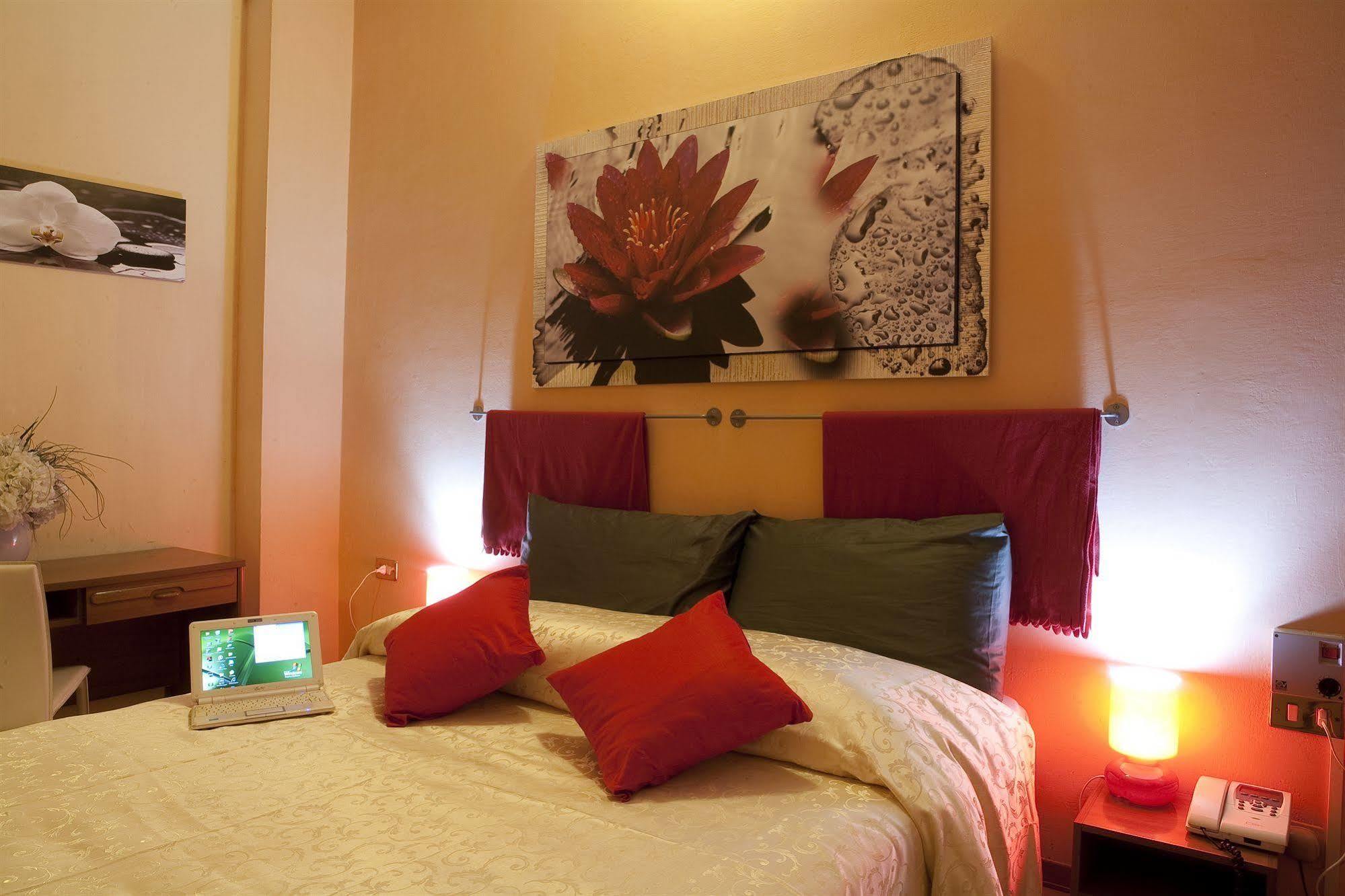 Hotel Centro Campi Bisenzio Buitenkant foto