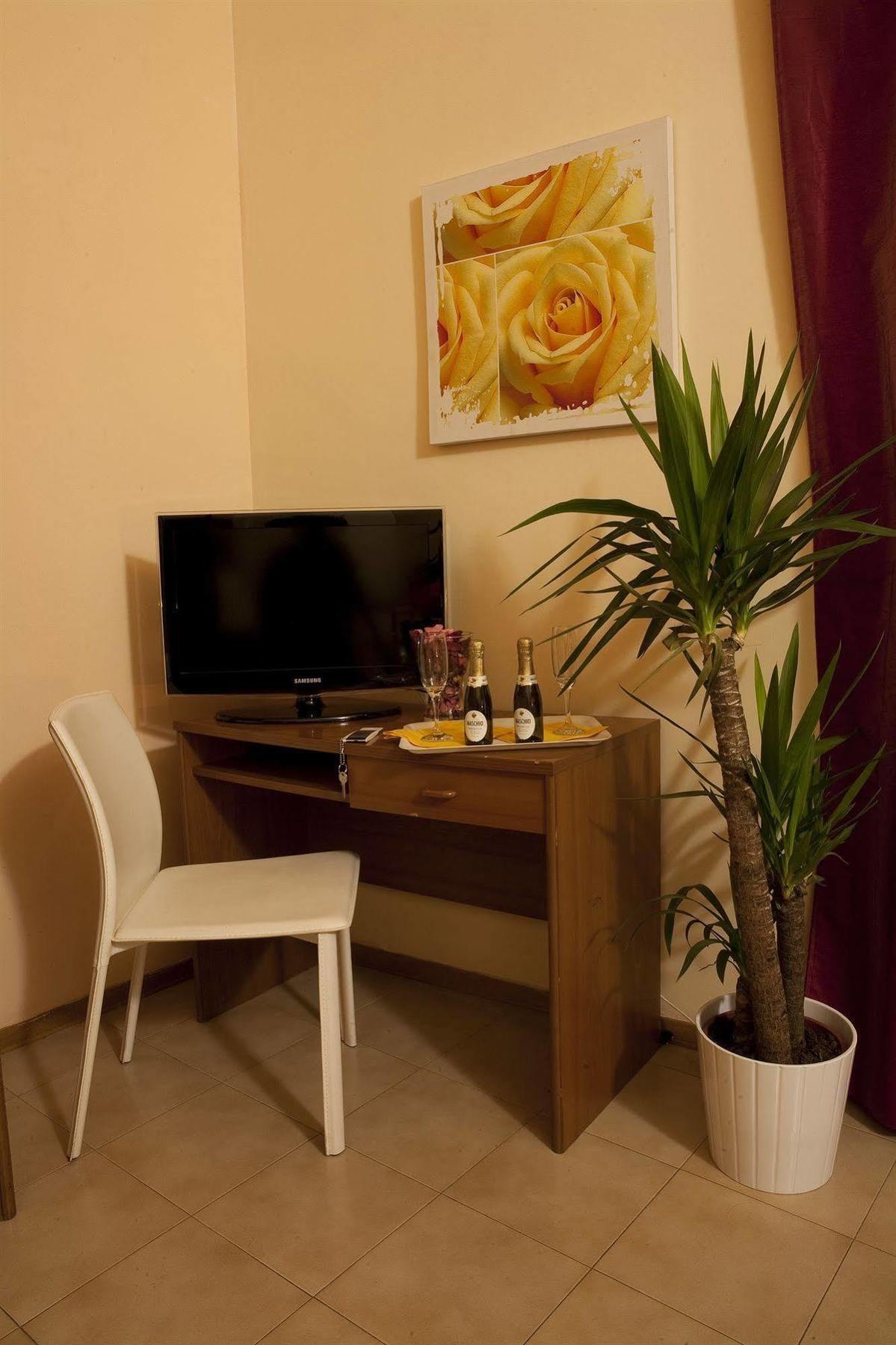 Hotel Centro Campi Bisenzio Buitenkant foto