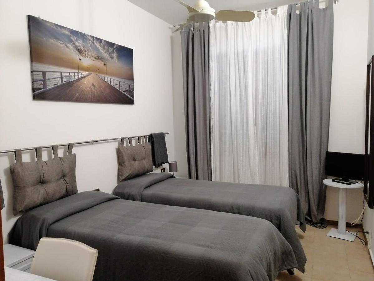 Hotel Centro Campi Bisenzio Buitenkant foto